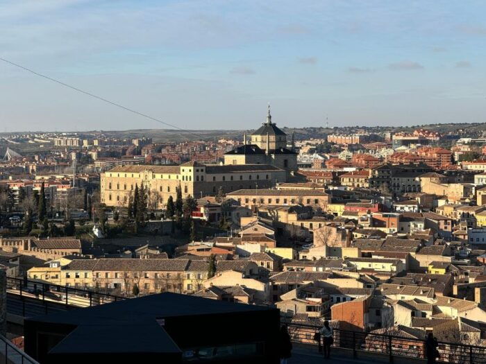 Madrid: Tour Toledo and Segovia, 8 Must-See Destinations - Common Questions