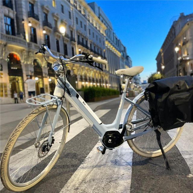 Madrid: Vintage Bike Rental With Tourist Map - Rental Details