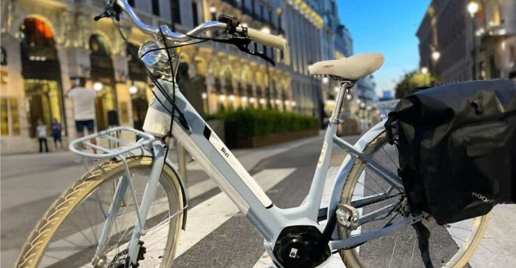 Madrid: Vintage Bike Rental With Tourist Map - Itinerary Highlights