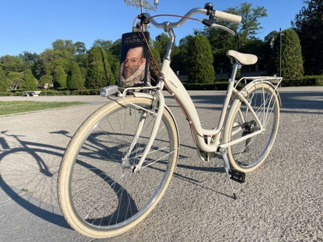 Madrid: Vintage Bike Rental With Tourist Map - Meeting Point Information