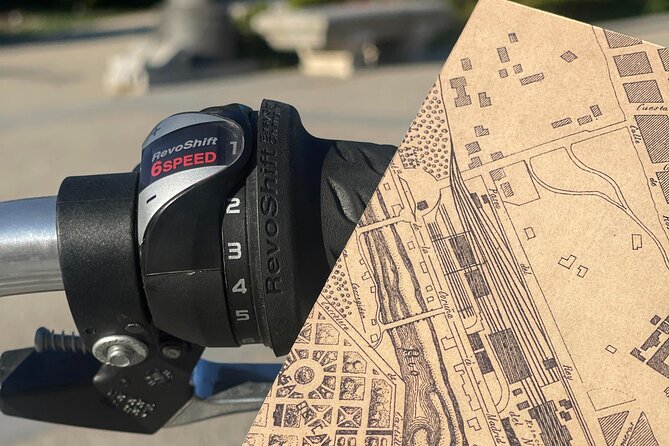 Madrid : Vintage Bikes Rentals With Old Map - Exploring Madrid With an Old Map