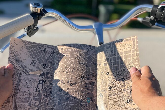 Madrid : Vintage Bikes Rentals With Old Map - The Sum Up