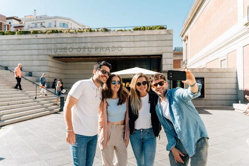Madrid: Walking Tour, Prado Museum Visit & Rooftop Drinks - Exploring Barrio De Las Letras