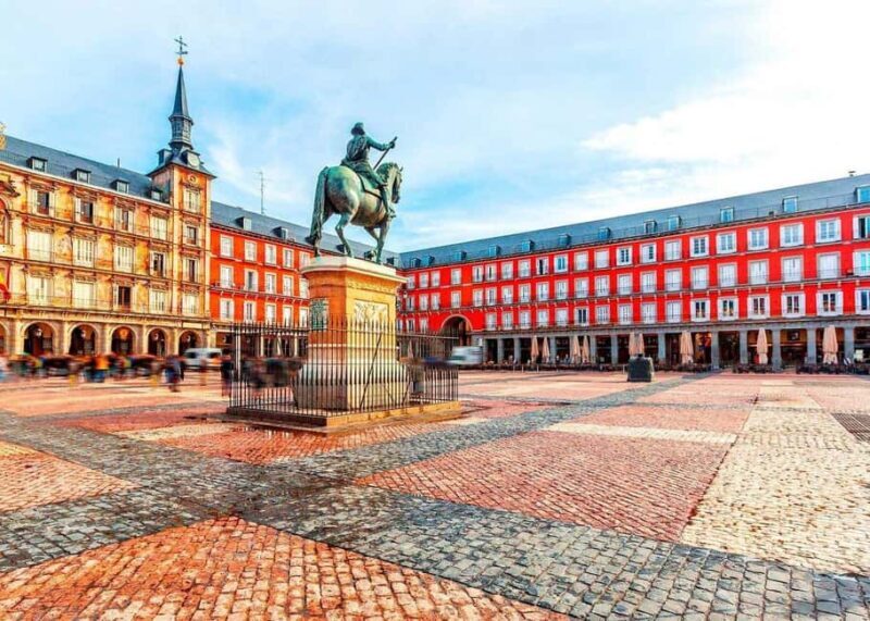 Madrid Walking Tour: Sol, Plaza Mayor,Royal Palace, Gran Via - Good To Know
