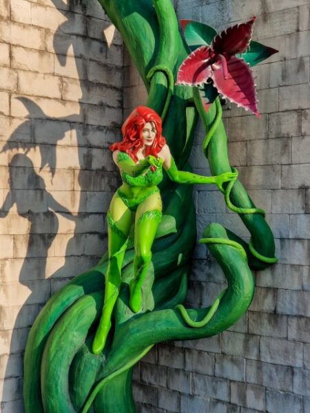 Madrid: Warner Park Entry Ticket - Background