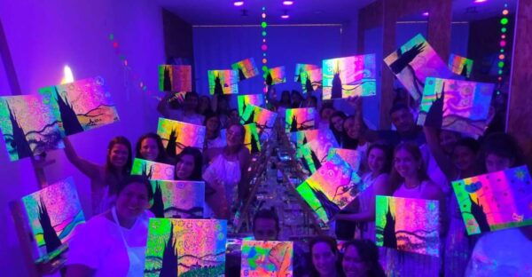 Madrid: Wine Gogh Glow Academy Paint and Sip Classes - Attire and Allowed Items