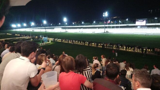Madrid: Zarzuelas Racecourse Guided Tour - Important Information