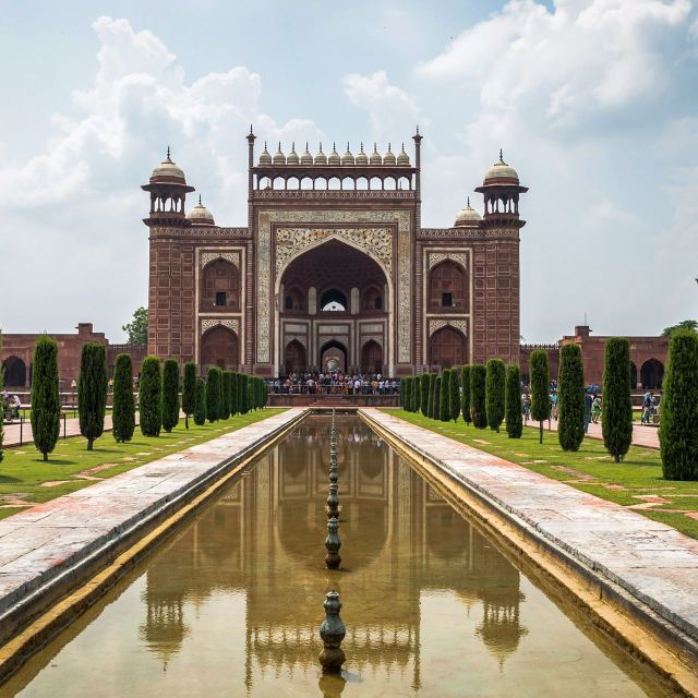 Madurai to Agra Tour Package - Day 01: Delhi - Agra
