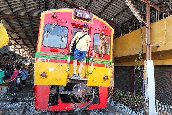 Mae Klong Hoop Rom Market and Floating Market Private Day Tour - Practical Details and What to Expect