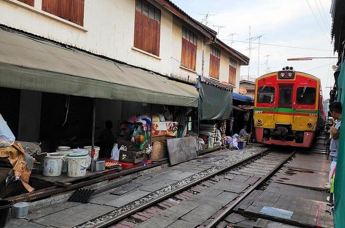 Mae Klong Hoop Rom Market and Floating Market Private Day Tour - Final Thoughts: Who Will Love This Tour?  