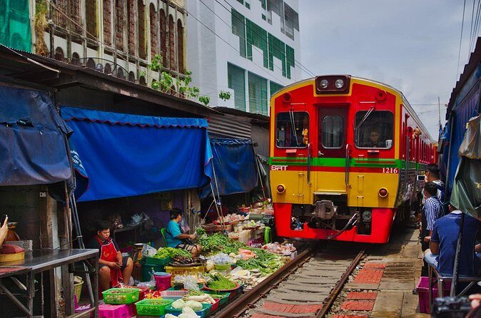 Mae Klong Hoop Rom Market and Floating Market Private Day Tour - FAQ  