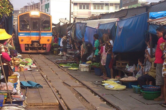 Maeklong Railway Market And Damnoen Saduak Floating Market - Lowest Price Guarantee