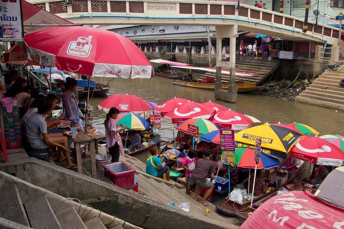 Maeklong Railway Market And Damnoen Saduak Floating Market - Maeklong Railway Market