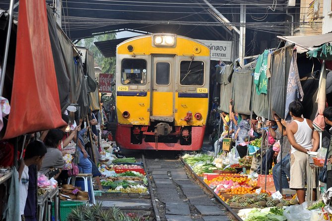 Maeklong Railway Market And Damnoen Saduak Floating Market - Damnoen Saduak Floating Market