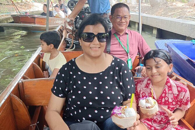 Maeklong Railway Market & Damnoen Saduak Market Paddle Boat Tour - Who Should Consider This Tour?  