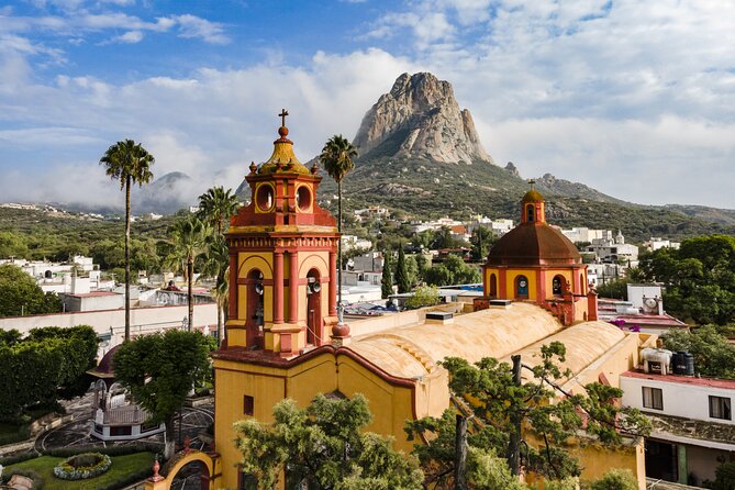 Magic Christmas Tour in Bernal - Explore Capilla De Las Animas