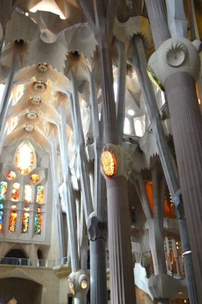 Magic Hour in Gaudis Sagrada Familia With Expert Guide - Flexible Booking and Cancellation Policy