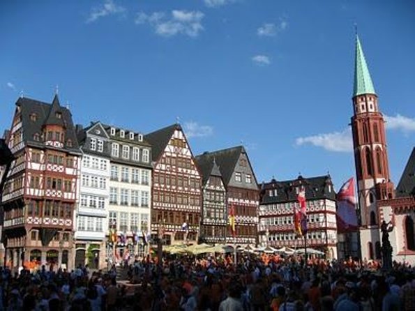 Magical Christmas Atmosphere of Frankfurt – Walking Tour - Private Guide and Personalized Experience