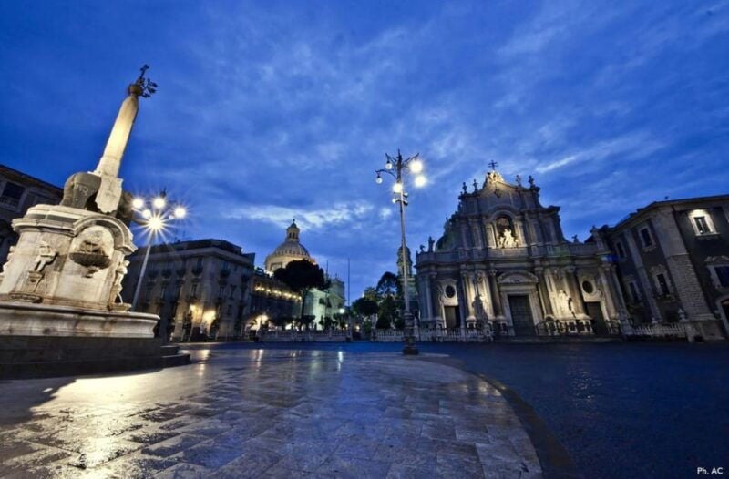 Magical Christmas in Catania: Private Tour among Lights, Nativity Scenes and Sicilian Flavors - What to Expect Practically