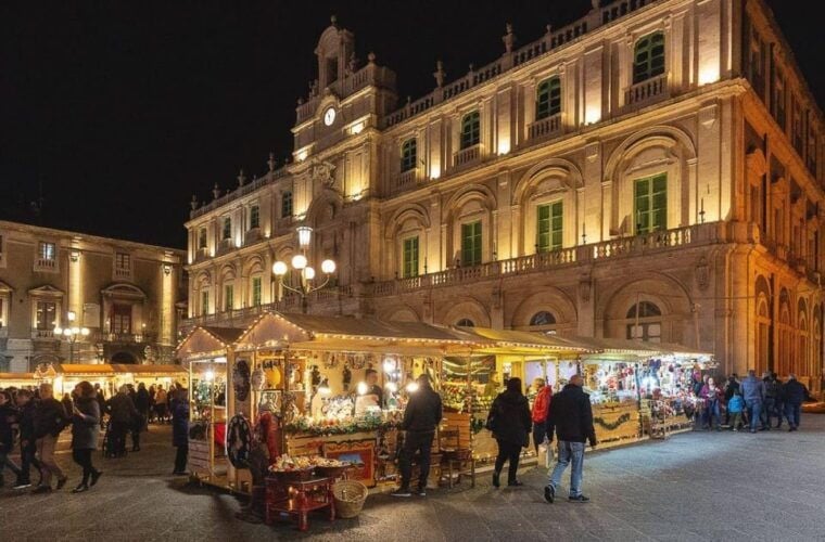 Magical Christmas in Catania: Private Tour among Lights, Nativity Scenes and Sicilian Flavors - The Itinerary Breakdown