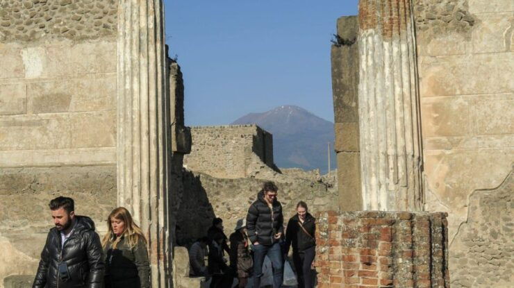 Magical Christmas Tour Around Pompeii - Good To Know