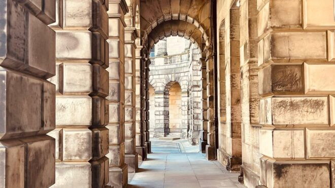 Magical Edinburgh Walking Tour - Landmarks and Gothic Architecture