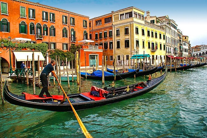 Magical Gondola Journey: Explore Venices Grand Canal in Style! - Exploring Venices Famous Landmarks