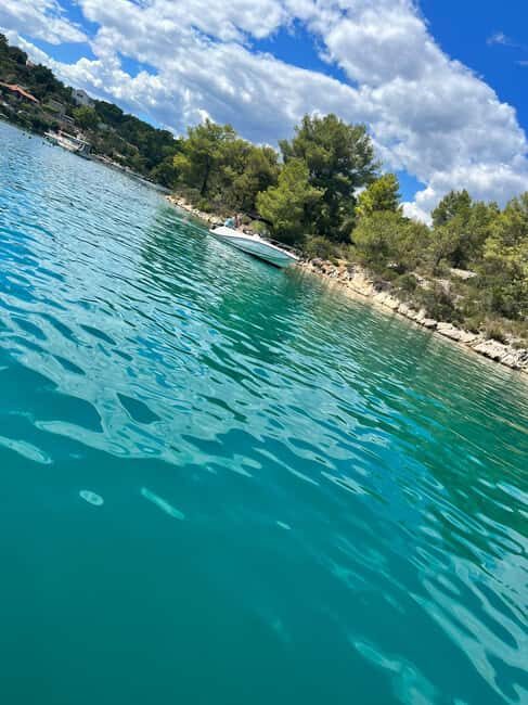 Magnific blue lagoon, speed boat water, wine&towels included - Setting the Scene: What to Expect on the Tour