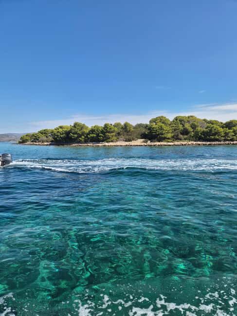 Magnific blue lagoon,speed boat towels included - FAQ