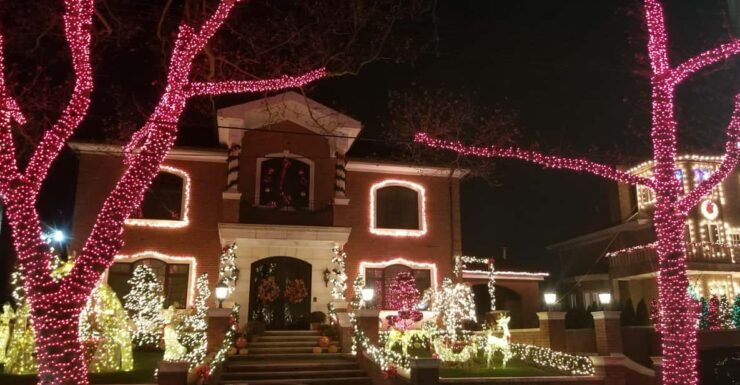 Magnificent Christmas Lights Tour of Dyker Heights Brooklyn - Good To Know