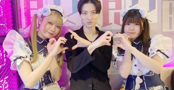 Maid Cafe Tour by Former Maid Cafe Manager - Meet Your Guide