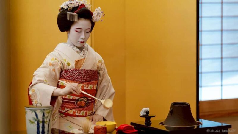Maiko Dance and Tea Ceremony on a Noh Stage in Kyoto - Comparing to Similar Experiences