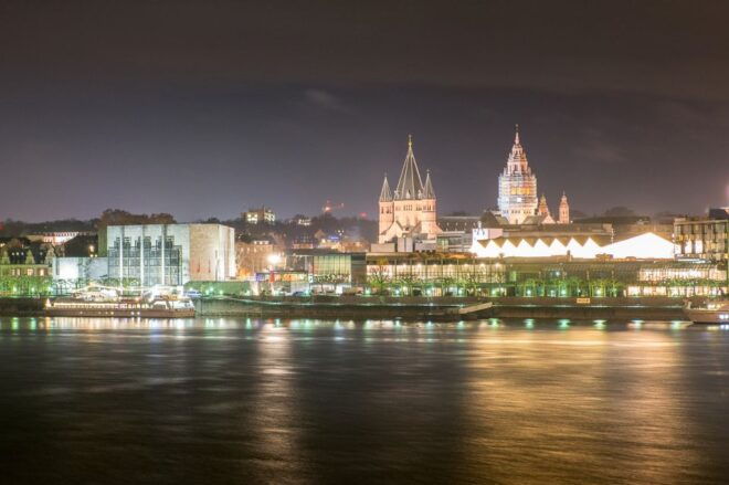 Mainz: 2-Hour Advent Afternoon Boat Cruise on the Rhine - Select Participants and Date