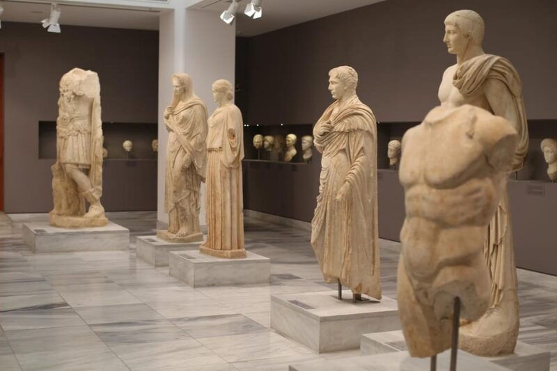 Majestic Christmas Walking Tour in Heraklion - Exploring the Majesty of Heraklion’s Christmas Walking Tour