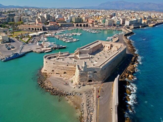 Majestic Historical Walking Tour in Heraklion - Beaches and Archaeological Sites in Heraklion