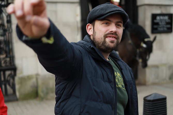 Majesty in Motion Exploring Westminsters Royal Legacy - Historic Streets and British Governance