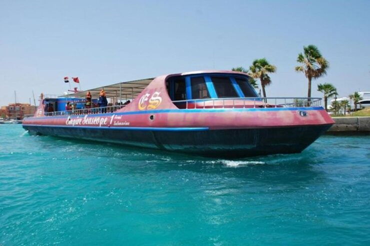Makadi Bay: Glass Boat and Parasailing With Watersports - Experience