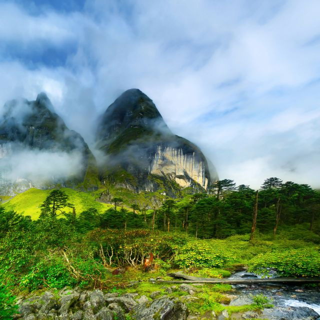 Makalu Barun Trek! Rocky Himalayan Peaks! 22 Days Trek - Experience Highlights