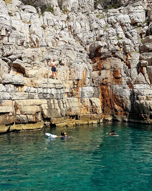 Makarska: 3 island, Cave, Cliffs, Jelsa, Lagoon, Golden Horn - Practical Tips for Your Trip