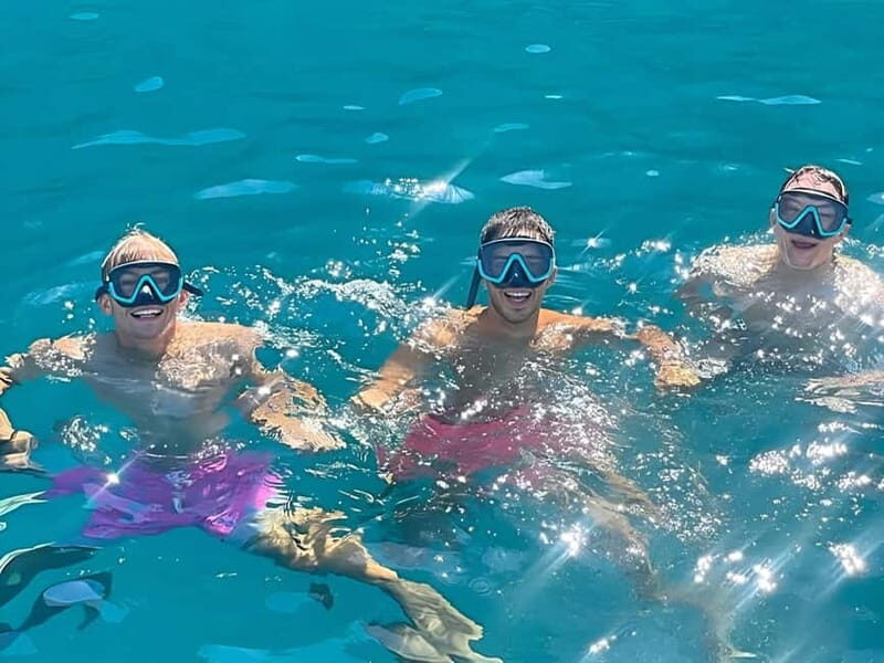 Makarska: 3-Island Speedboat Golden Horn & Blue Lagoon Tour - FAQ