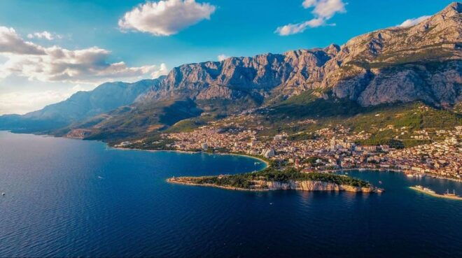 Makarska: Discover Coastal Area With Betina 500 - Boat Features and Safety