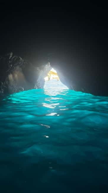 Makarska: Private halfday boat tour ,Hvar,small blue Cave - What’s Included and What to Expect