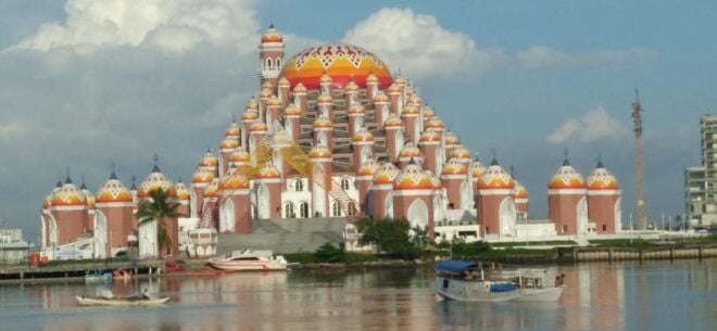 Makassar: Private City Tour With Hotel Pickup - Local Attractions in Makassar