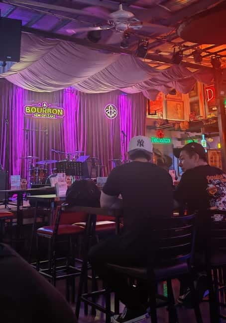 Makati: Poblacion Nightlife Tour with Female Guide - Discovering Poblacion: A Night in Makati’s Cultural Hotspot