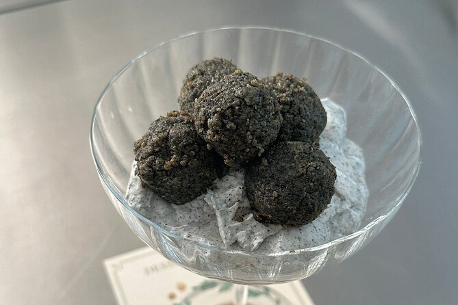 Make a Franco-Korean Dessert: Black Sesame Verrine - Cultural Fusion in Desserts