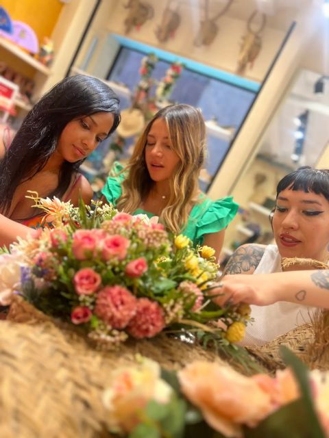 Make a Traditional Sevillian Headpiece - Good To Know