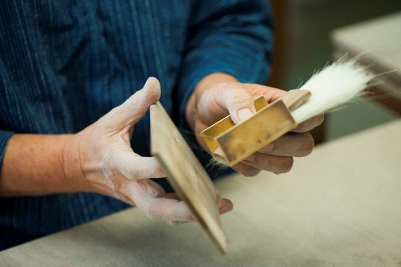 Make an Authentic Calligraphy Brush with a Traditional Craftswoman - Making a Kumano brush by hand