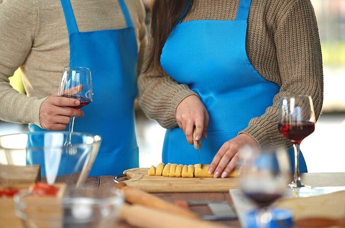 Make Authentic Pasta Alfredo With Local Chef in Minneapolis - Frequently Asked Questions