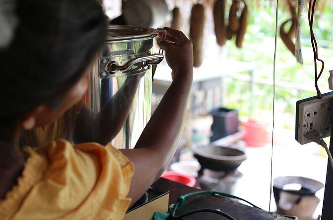 Make Essential Oils with a Village Herbalist Near Phnom Penh - Who Is This Tour Best For?