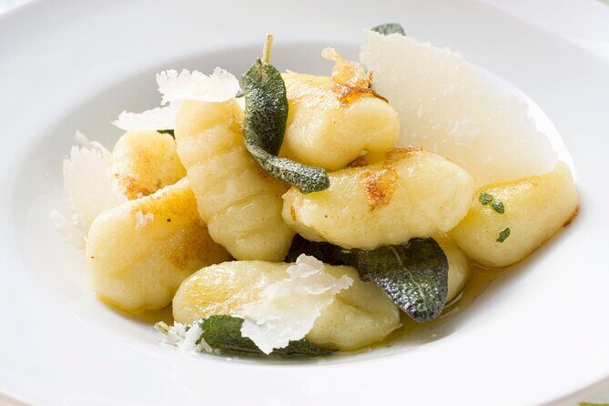 Make Three Handmade Pastas in Florence Studio (3-Course Meal) - The Experience & Atmosphere